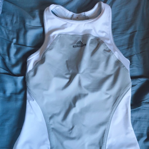 Adidas top - Picture 1 of 2